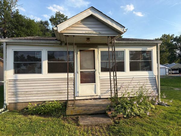 4956 Island Drive NE, Thornville, OH 43076