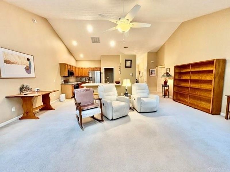 6822 Grovebelle Drive, Huber Heights, OH 45424 Photo 12