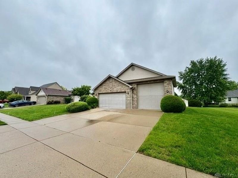 6822 Grovebelle Drive, Huber Heights, OH 45424 Photo 44
