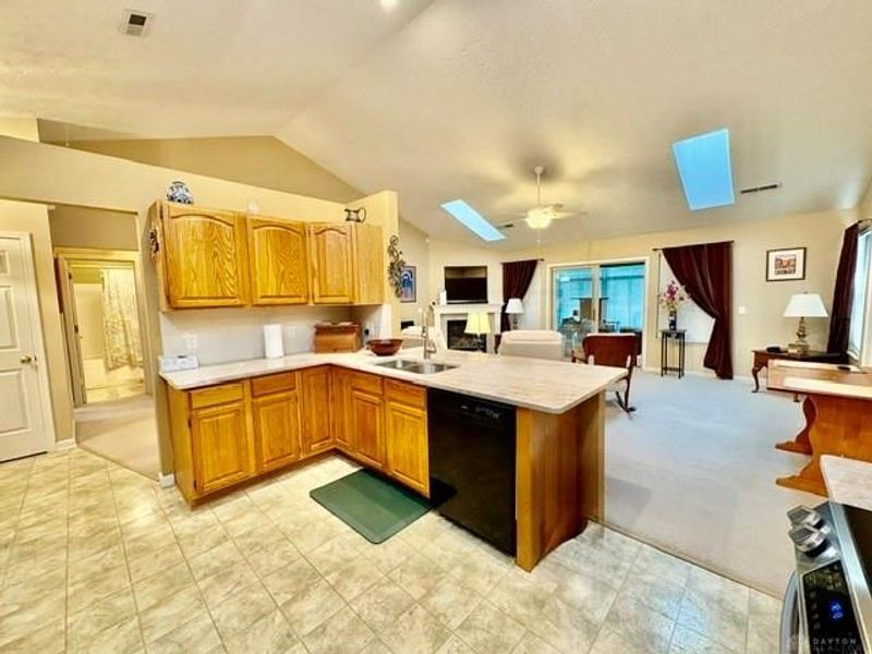 6822 Grovebelle Drive, Huber Heights, OH 45424 Photo 5