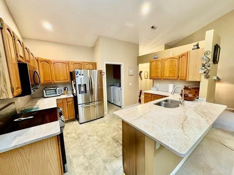 6822 Grovebelle Drive, Huber Heights, OH 45424 Photo 6