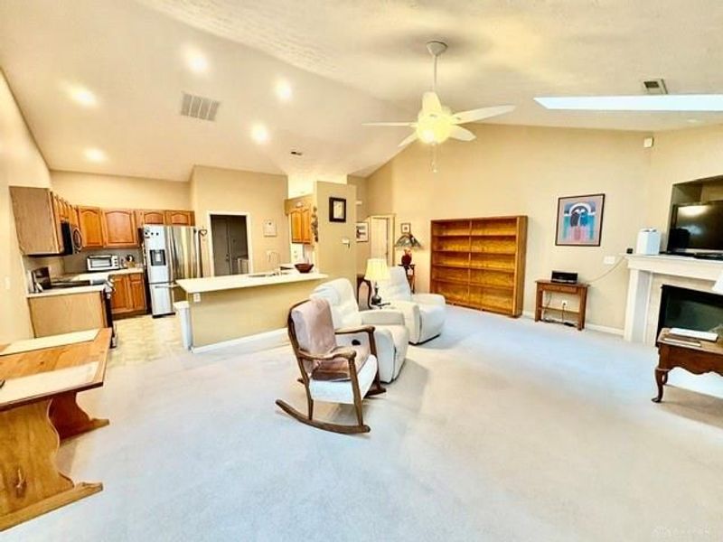 6822 Grovebelle Drive, Huber Heights, OH 45424 Photo 9