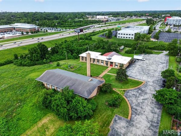 206 Emerling Drive , Cool Valley, MO 63121