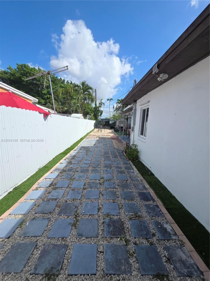 651 E 48th St , Hialeah, FL 33013 Photo
