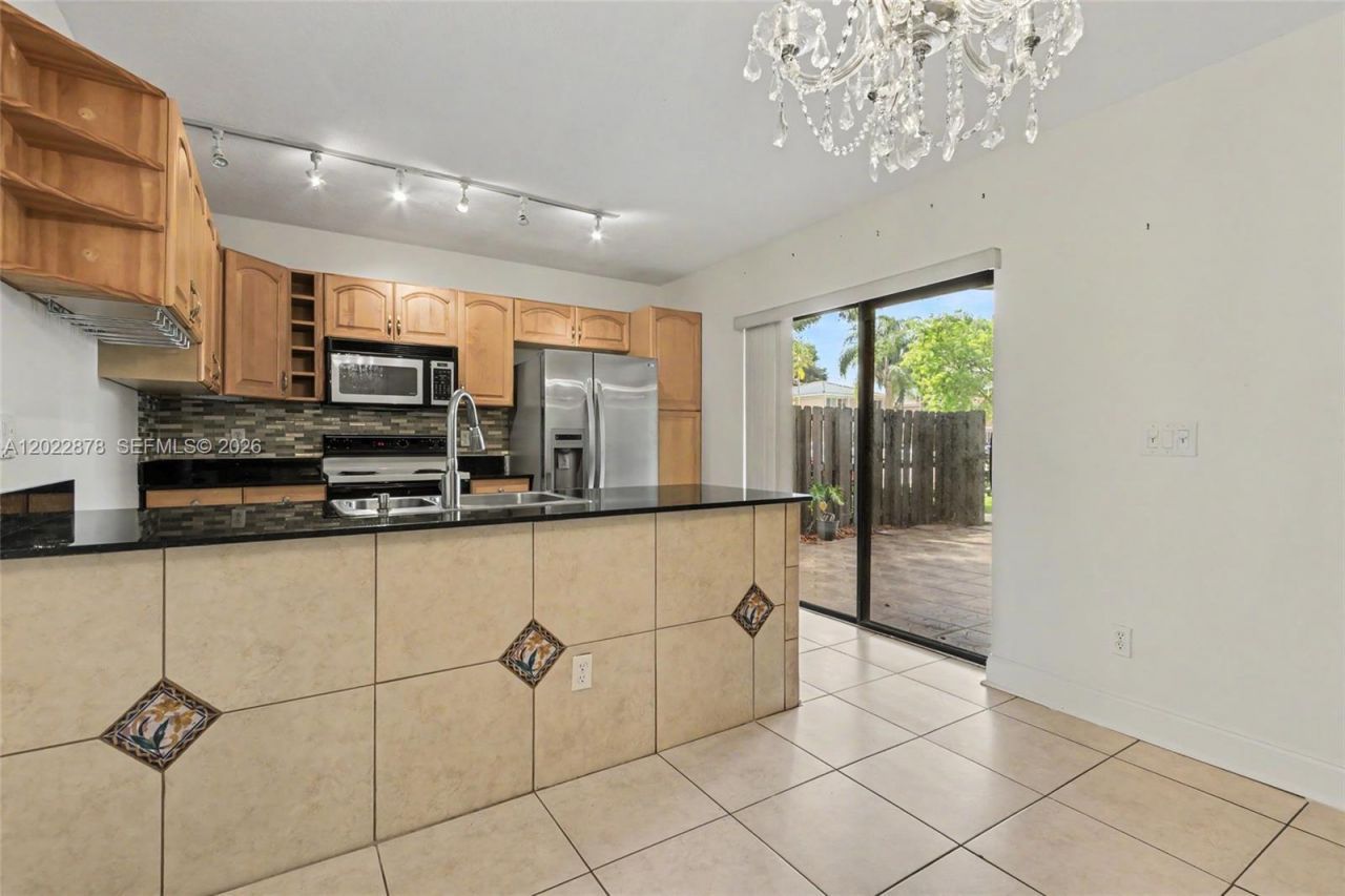 1530 W Harmony Lake Cir, Davie, FL 33324 Photo