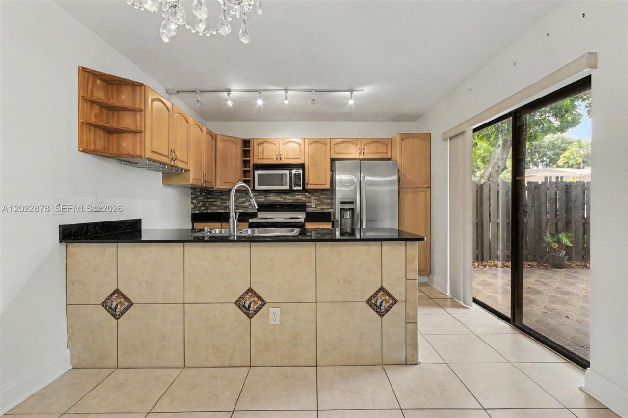 1530 W Harmony Lake Cir, Davie, FL 33324 Photo