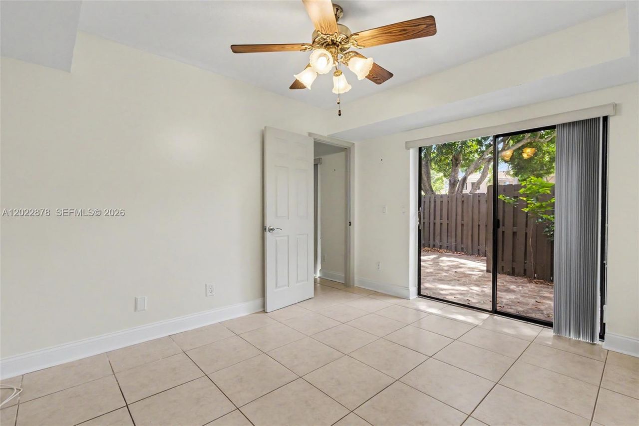 1530 W Harmony Lake Cir, Davie, FL 33324 Photo