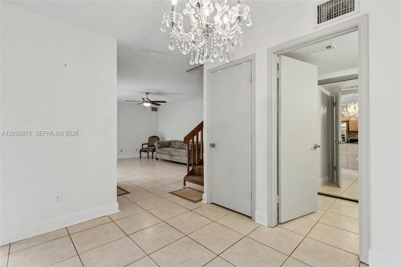 1530 W Harmony Lake Cir, Davie, FL 33324 Photo