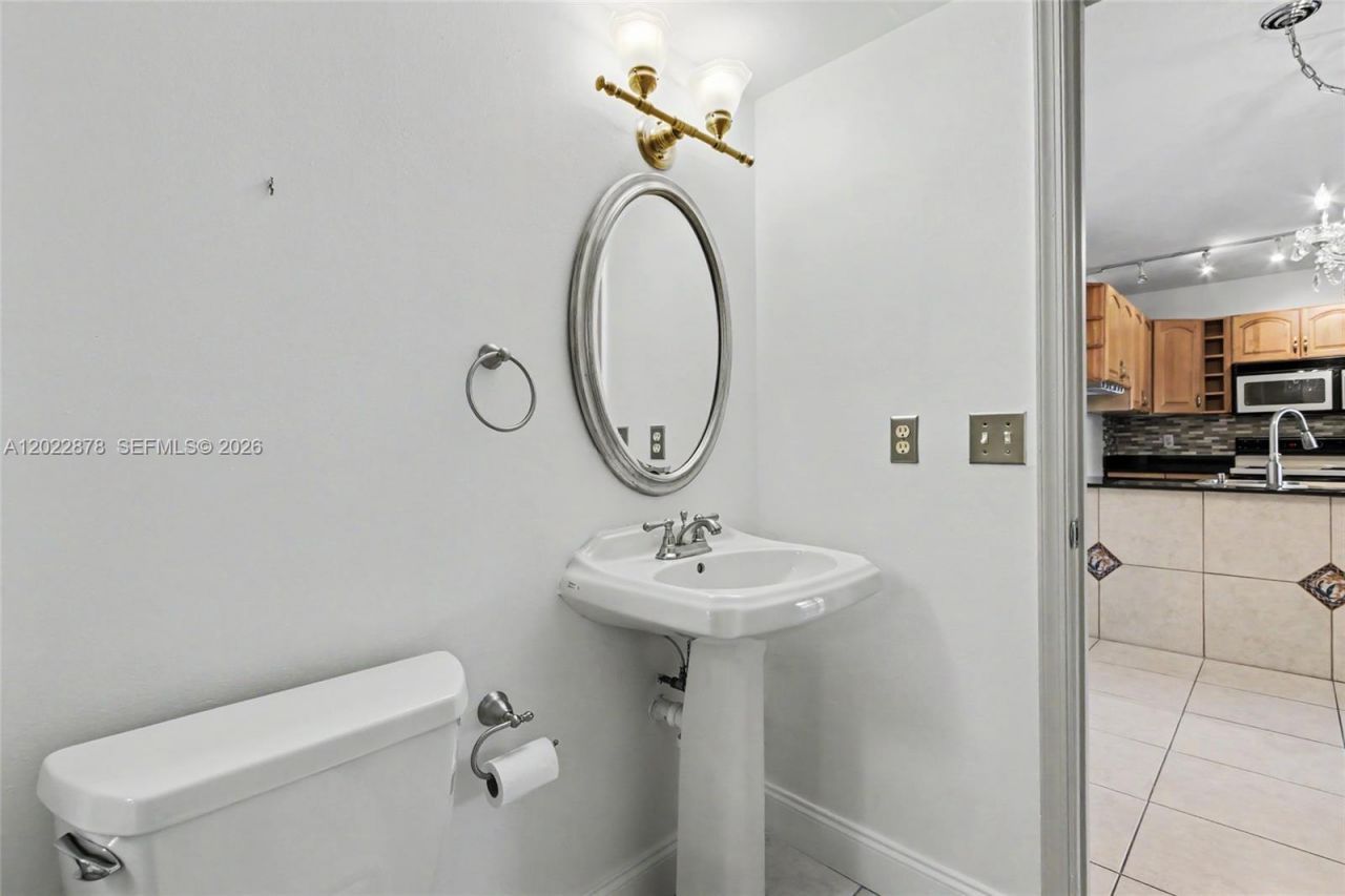 1530 W Harmony Lake Cir, Davie, FL 33324 Photo
