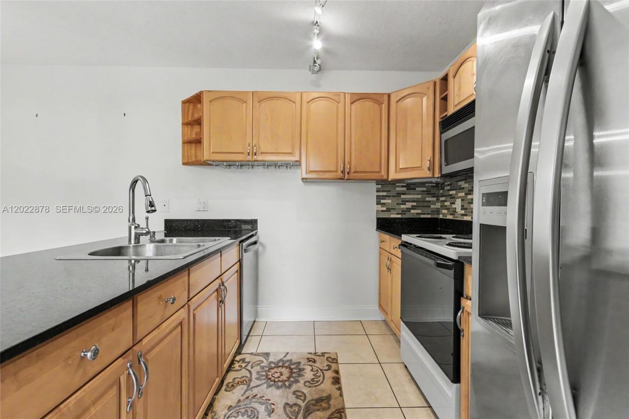 1530 W Harmony Lake Cir, Davie, FL 33324 Photo