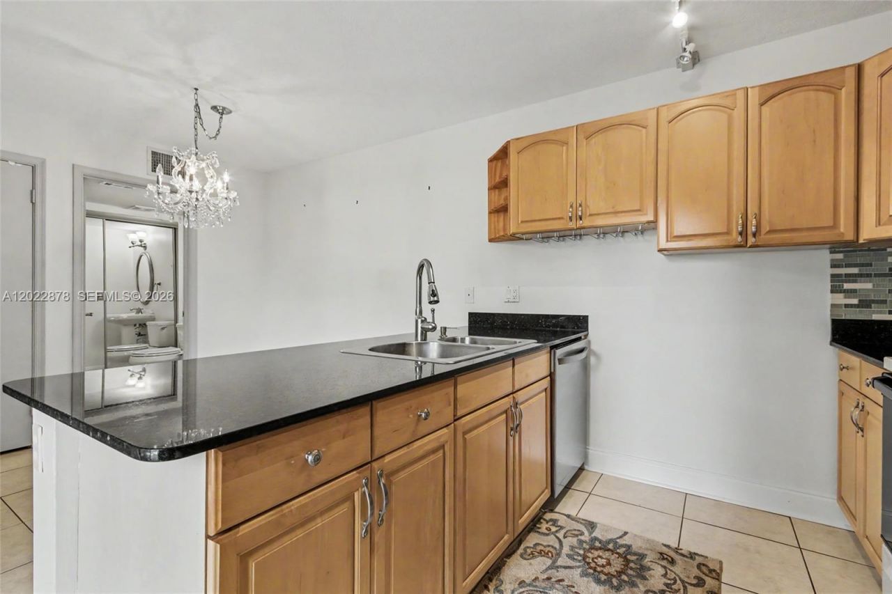 1530 W Harmony Lake Cir, Davie, FL 33324 Photo