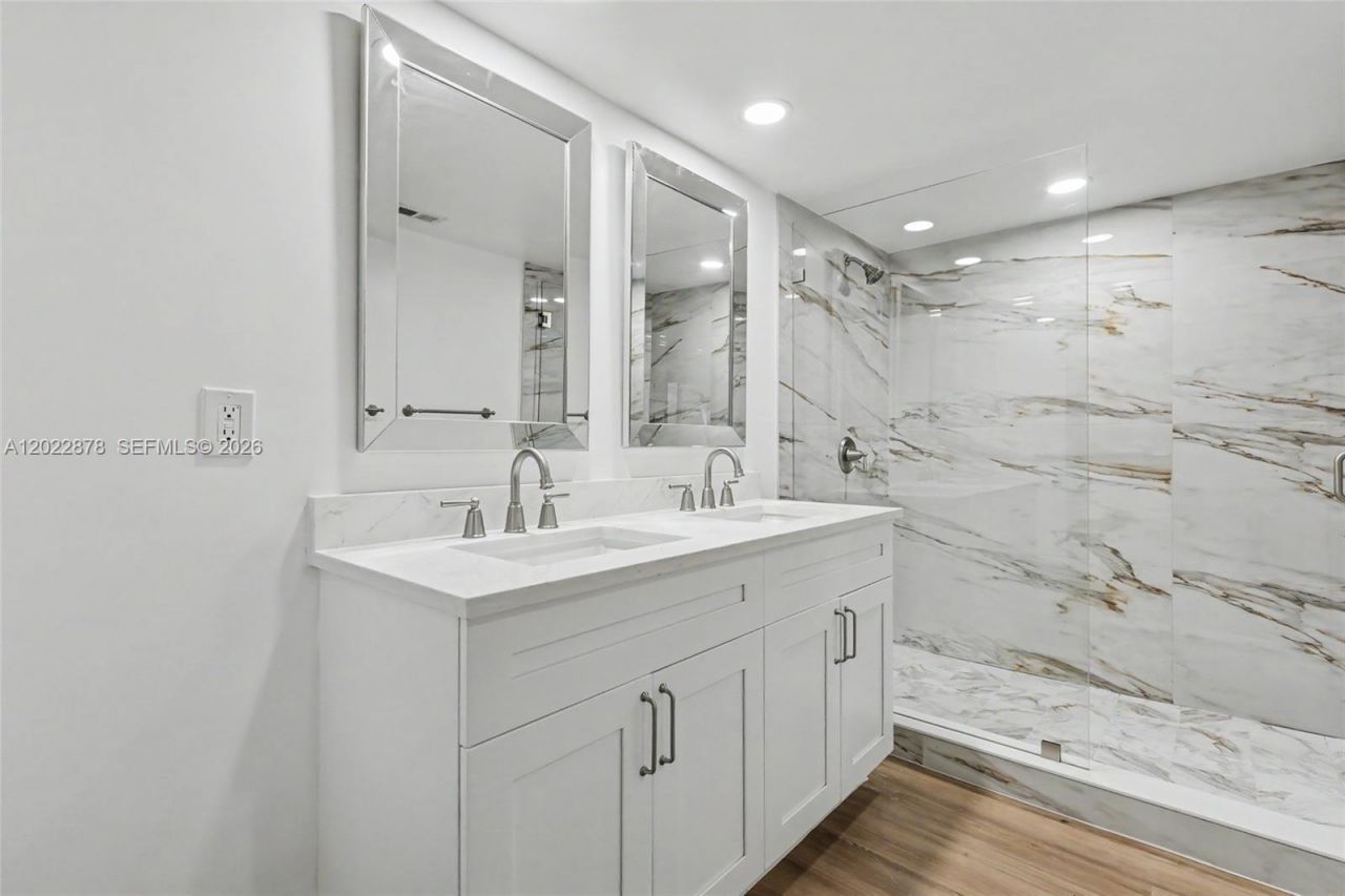1530 W Harmony Lake Cir, Davie, FL 33324 Photo