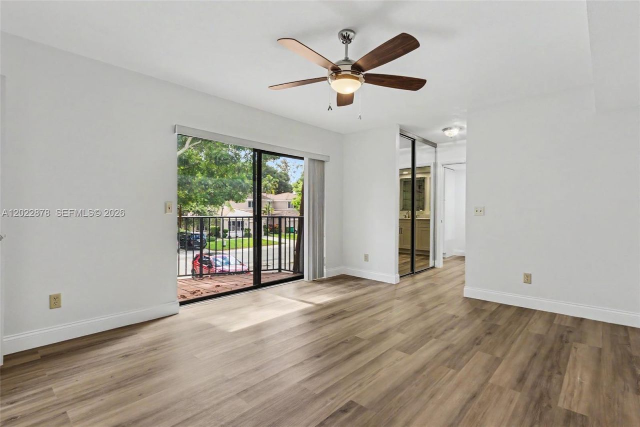 1530 W Harmony Lake Cir, Davie, FL 33324 Photo