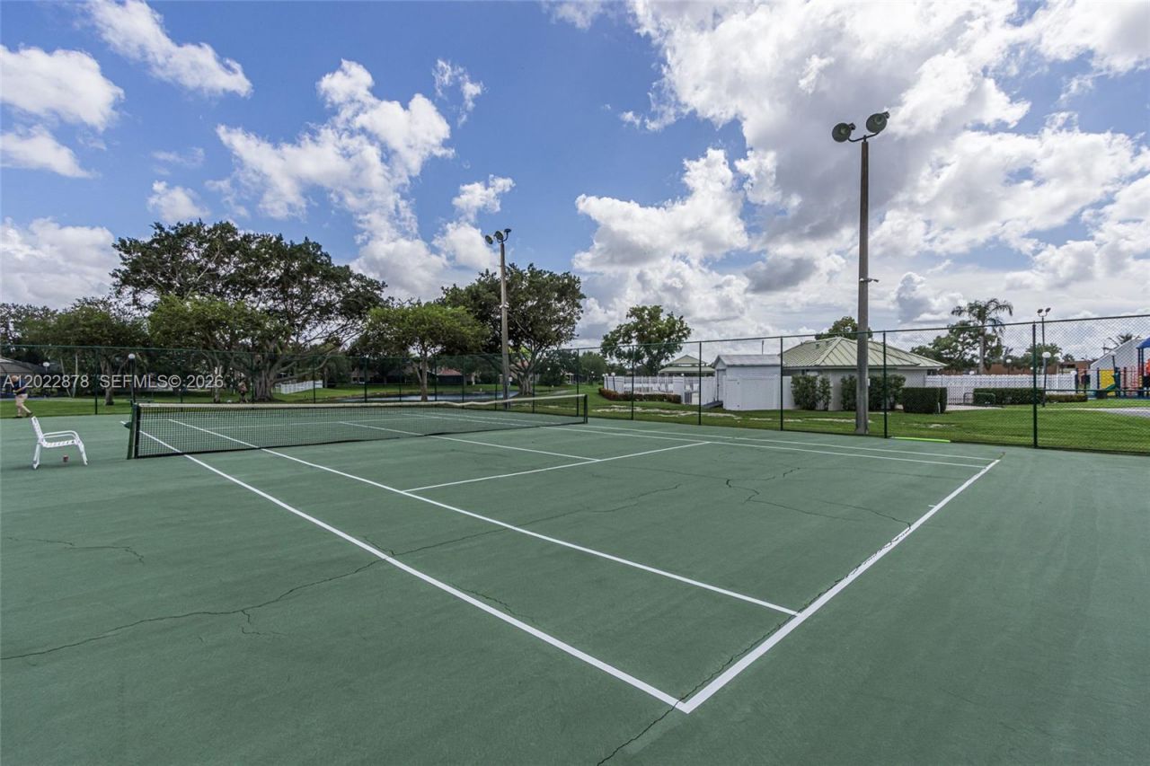 1530 W Harmony Lake Cir, Davie, FL 33324 Photo