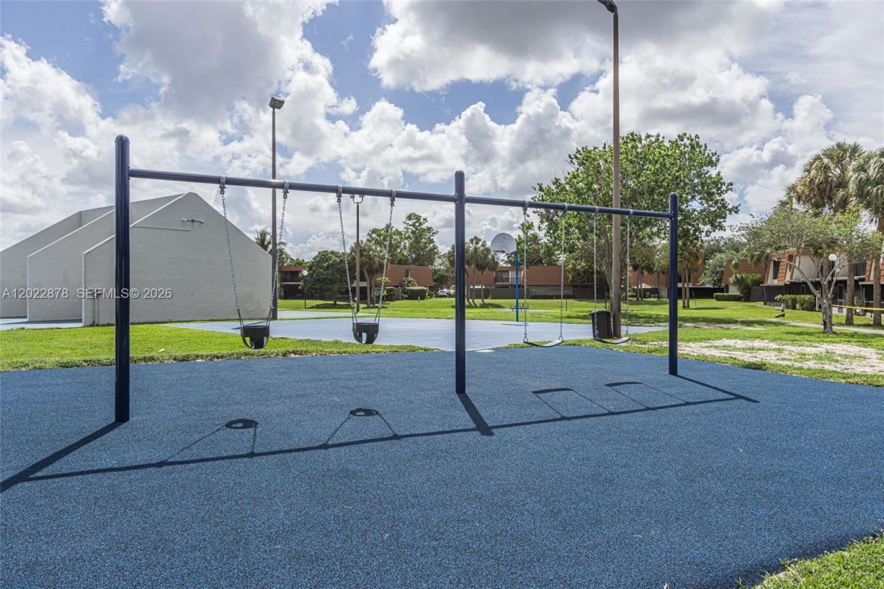 1530 W Harmony Lake Cir, Davie, FL 33324 Photo
