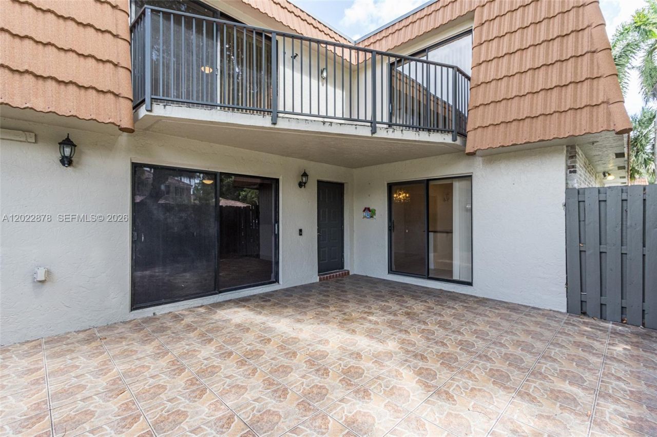 1530 W Harmony Lake Cir, Davie, FL 33324 Photo