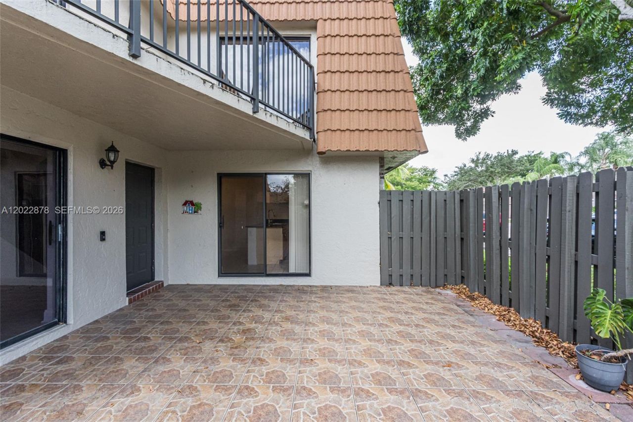 1530 W Harmony Lake Cir, Davie, FL 33324 Photo