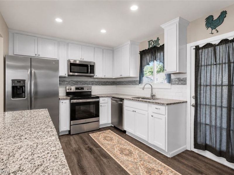 4621 Tanglewood Drive, Lorain, OH 44053 Photo 8