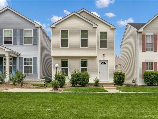 943 Four Seasons Boulevard , Unit 943, Aurora, IL 60504