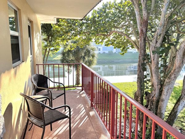 209 Oxford 100, Unit 209, West Palm Beach, FL 33417
