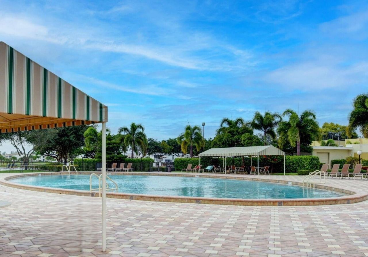 209 Oxford 100, Unit 209, West Palm Beach, FL 33417 Photo
