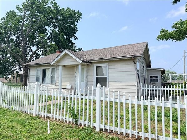 16620 Evans Road, Basehor, KS 66007