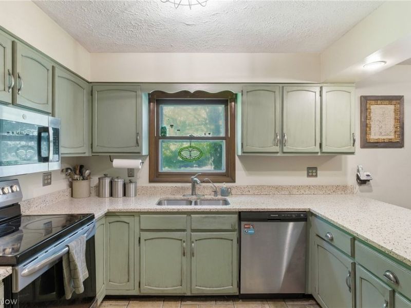 2951 River Glen Dr, Austinburg, OH 44010 Photo 9