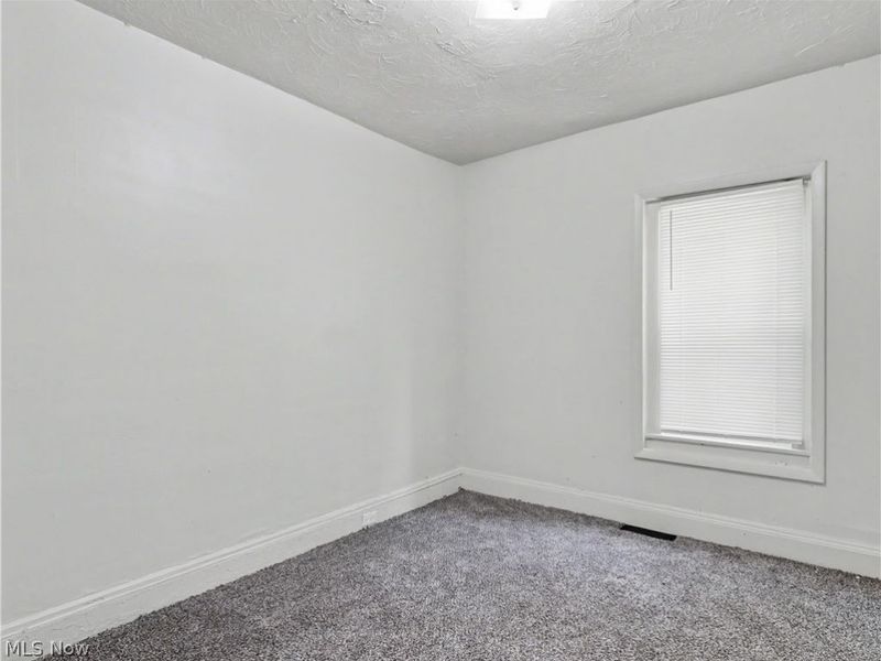 975 Parkwood Drive, Cleveland, OH 44108 Photo 12