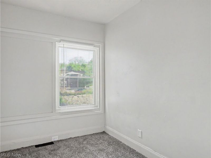 975 Parkwood Drive, Cleveland, OH 44108 Photo 14