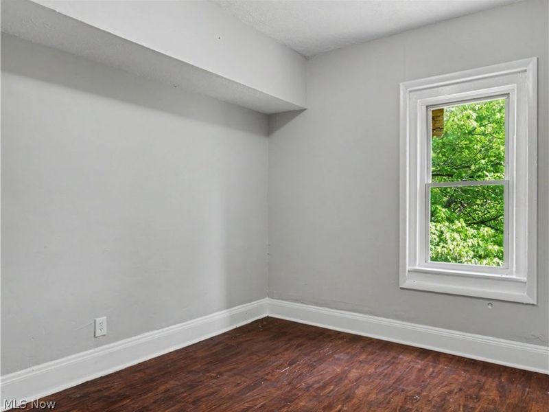 975 Parkwood Drive, Cleveland, OH 44108 Photo 22