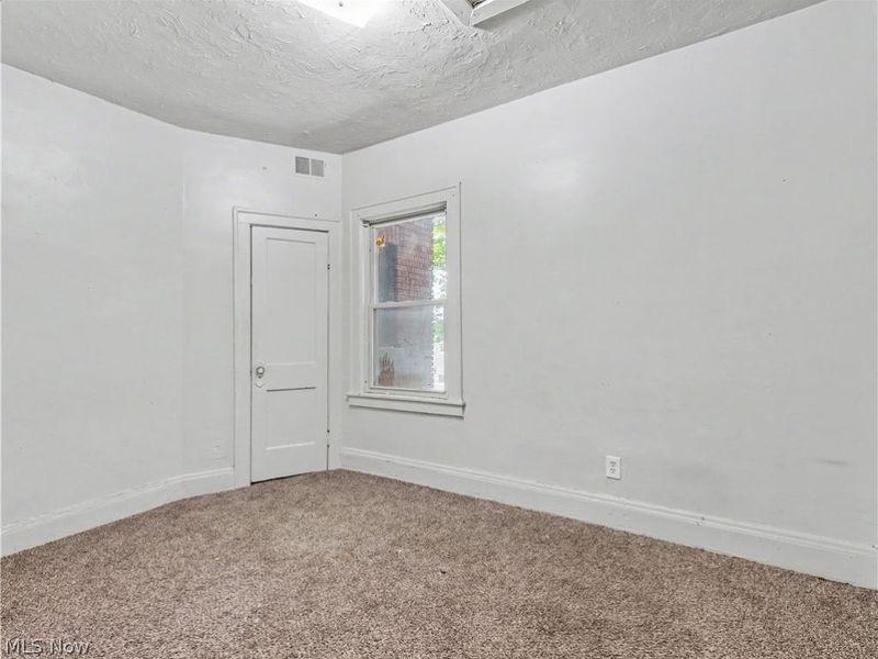 975 Parkwood Drive, Cleveland, OH 44108 Photo 28