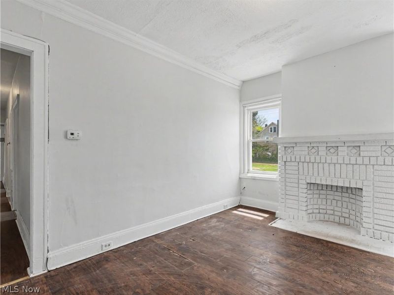 975 Parkwood Drive, Cleveland, OH 44108 Photo 3