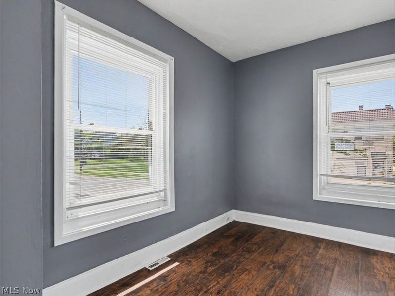 975 Parkwood Drive, Cleveland, OH 44108 Photo 4