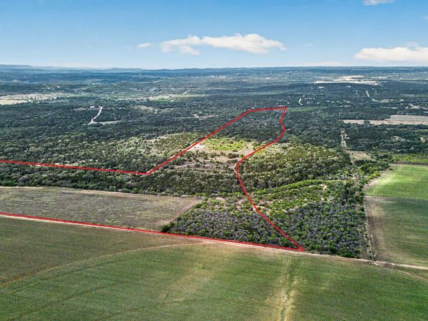 1151 County Road 2615, Rio Medina, TX 78066