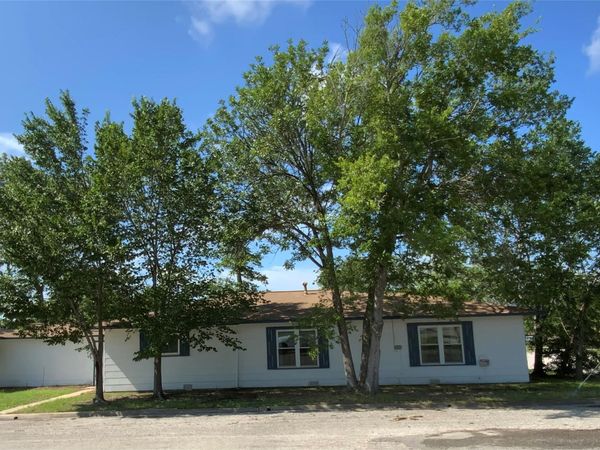 408 S Grimes ST, Giddings, TX 78942