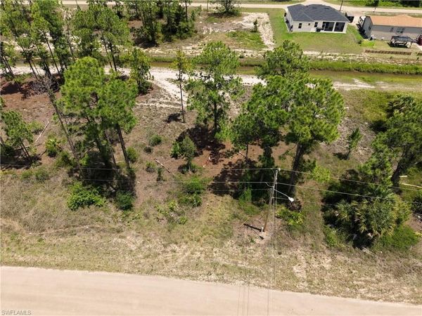 1041 Coleridge ST , LEHIGH ACRES, FL 33974