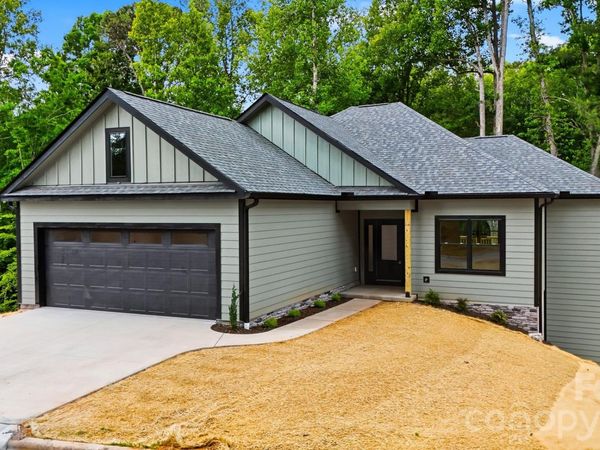 414 Scarlett Oak Court NE, Lenoir, NC 28645