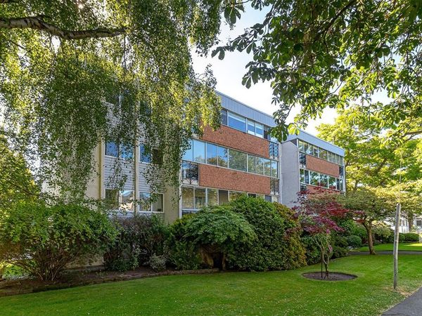 605 Cook St, Unit #204, Victoria, BC V8V 3Y6
