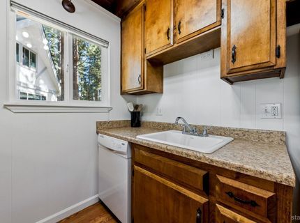 2692 Springwood Drive, South Lake Tahoe, CA 96150 Photo