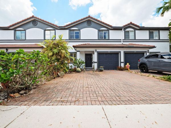 2481 NW 98th Lane, Sunrise, FL 33322