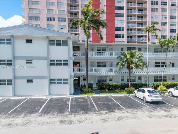 3133 S Ocean Dr , Unit 318, Hallandale Beach, FL 33009