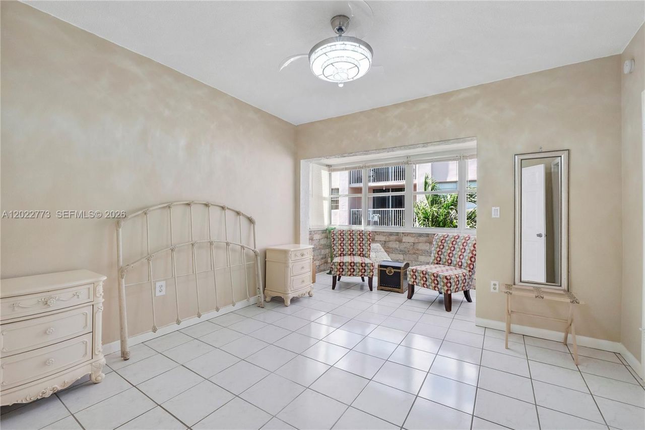 3133 S Ocean Dr , Unit 318, Hallandale Beach, FL 33009 Photo