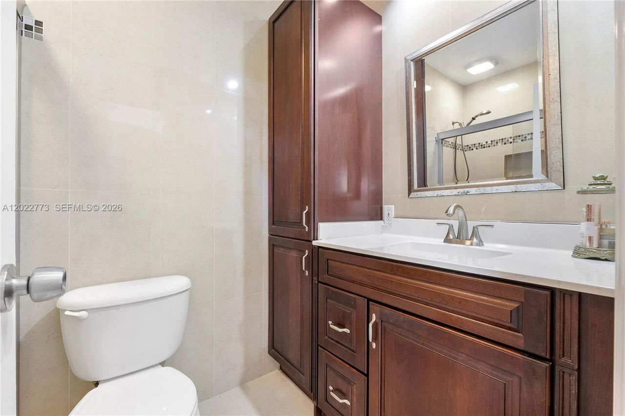 3133 S Ocean Dr , Unit 318, Hallandale Beach, FL 33009 Photo