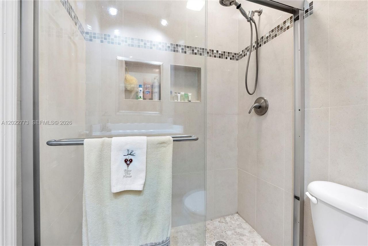 3133 S Ocean Dr , Unit 318, Hallandale Beach, FL 33009 Photo