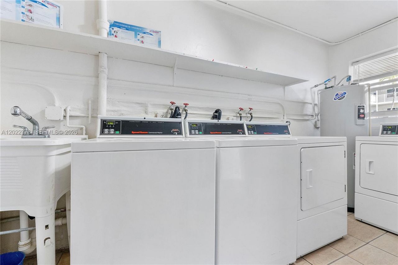 3133 S Ocean Dr , Unit 318, Hallandale Beach, FL 33009 Photo