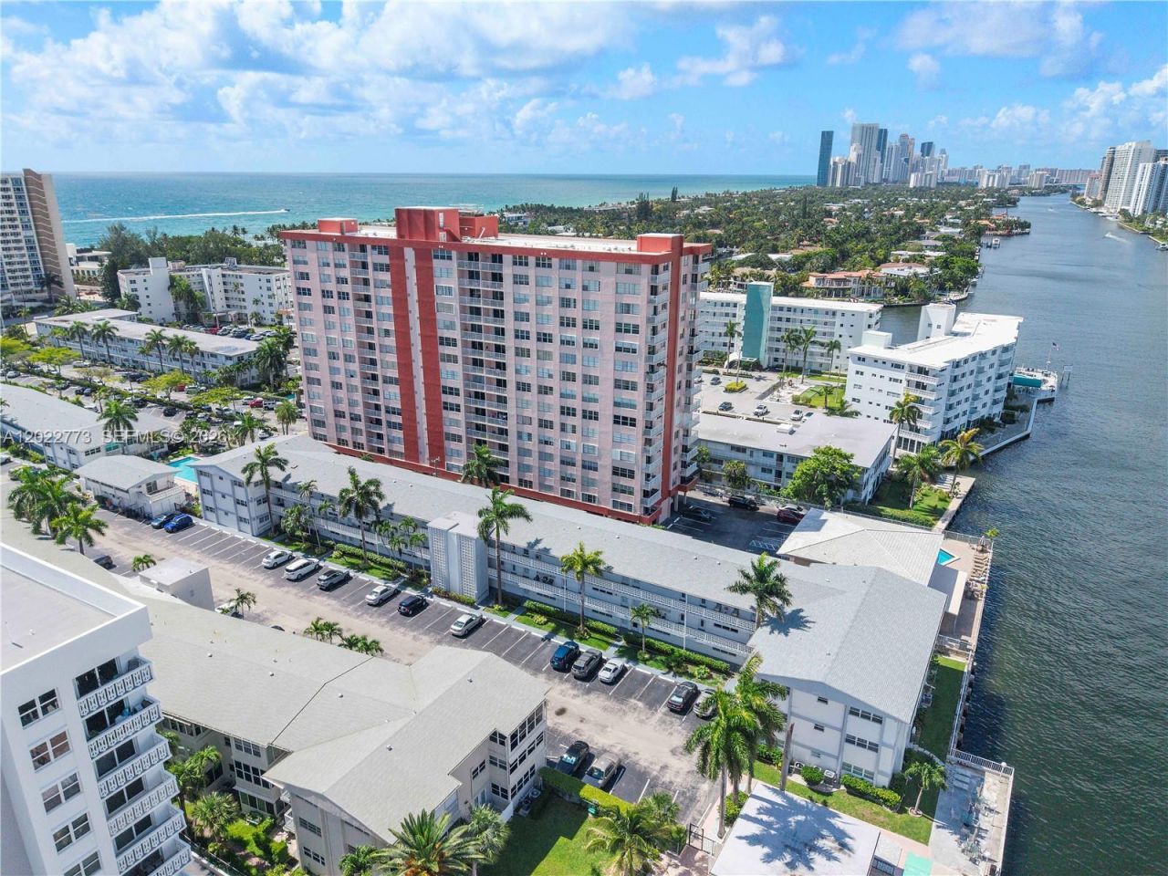 3133 S Ocean Dr , Unit 318, Hallandale Beach, FL 33009 Photo