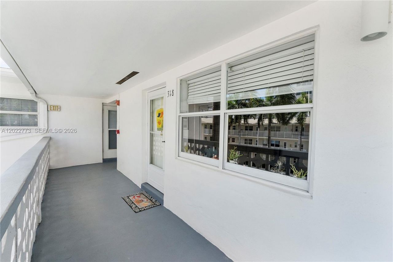 3133 S Ocean Dr , Unit 318, Hallandale Beach, FL 33009 Photo