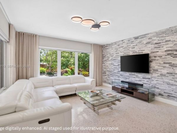 709 NW 9th Ct , Hallandale Beach, FL 33009