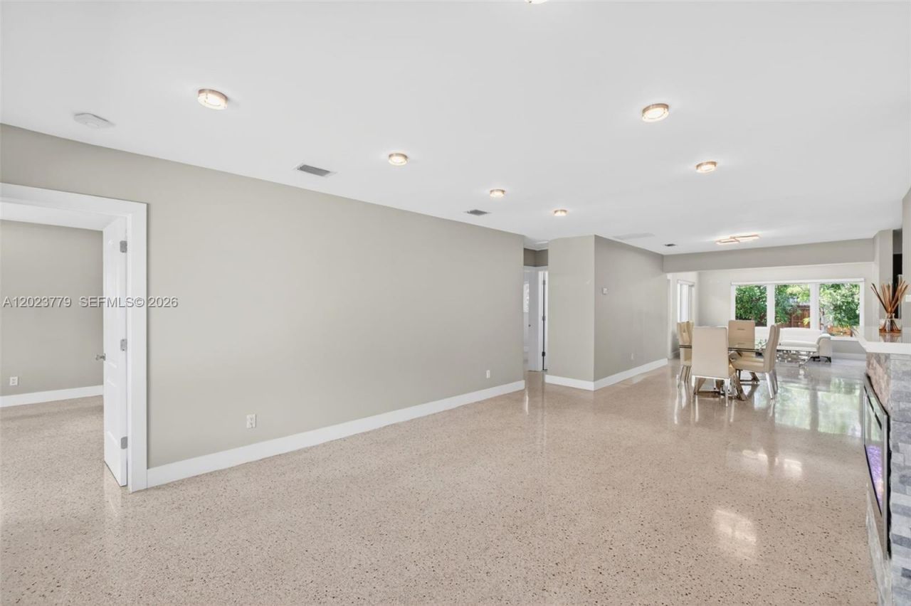 709 NW 9th Ct , Hallandale Beach, FL 33009 Photo