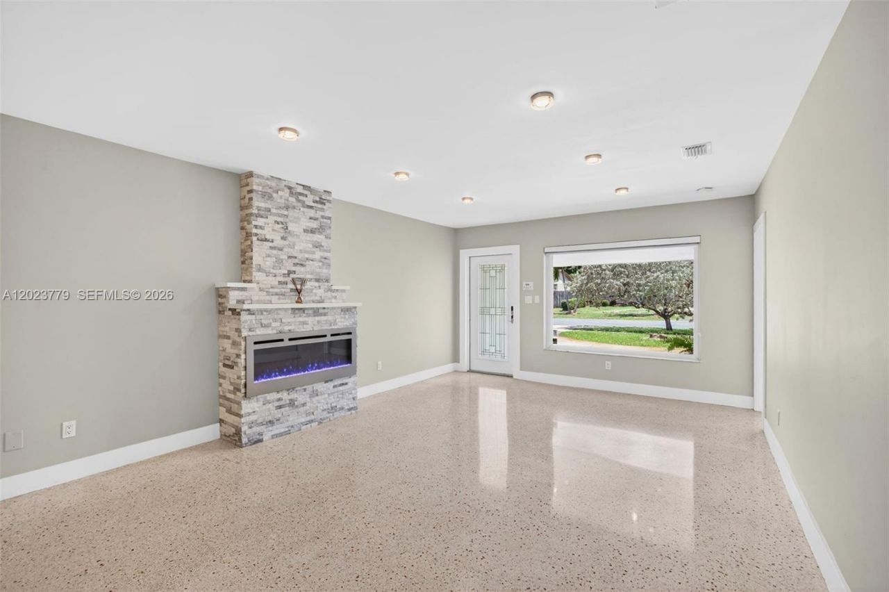 709 NW 9th Ct , Hallandale Beach, FL 33009 Photo